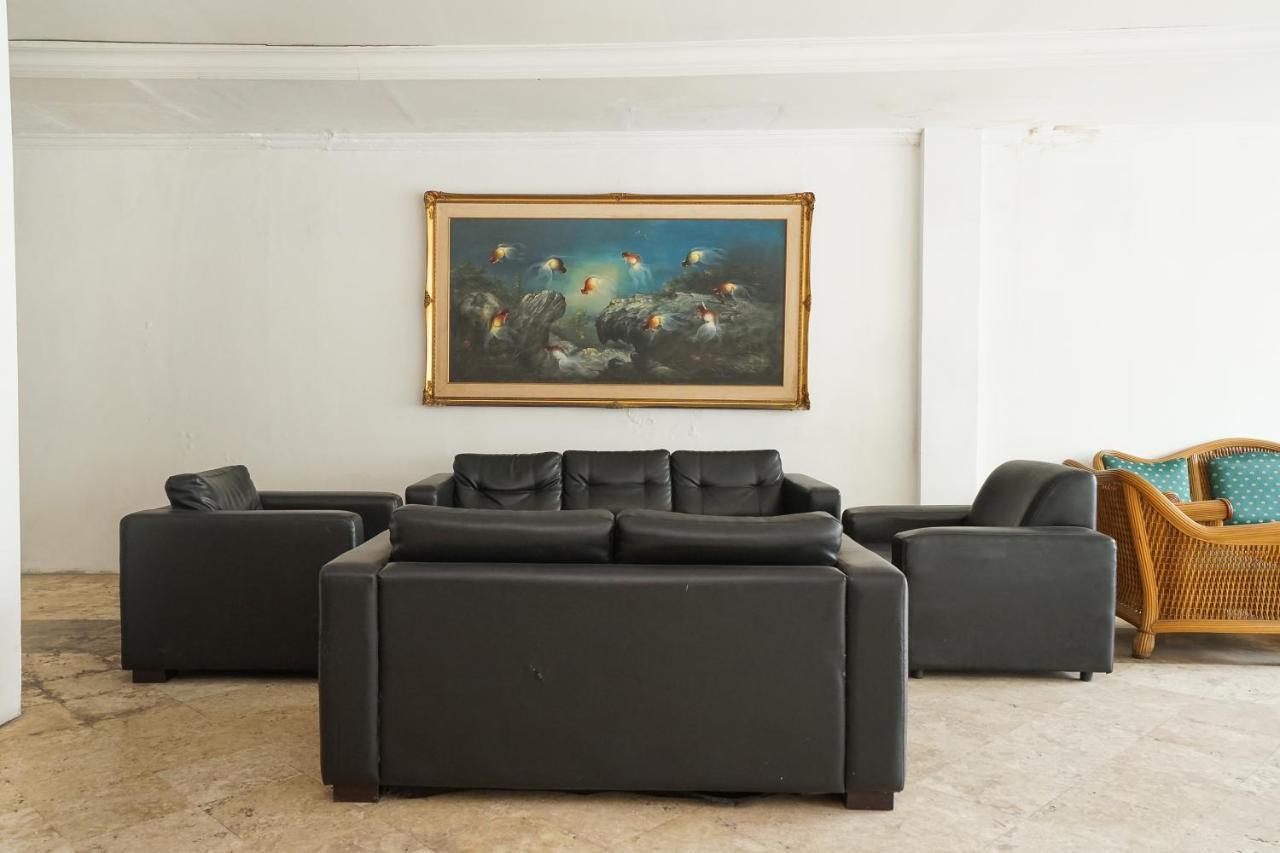 Homestay 3 Surabaya Luaran gambar